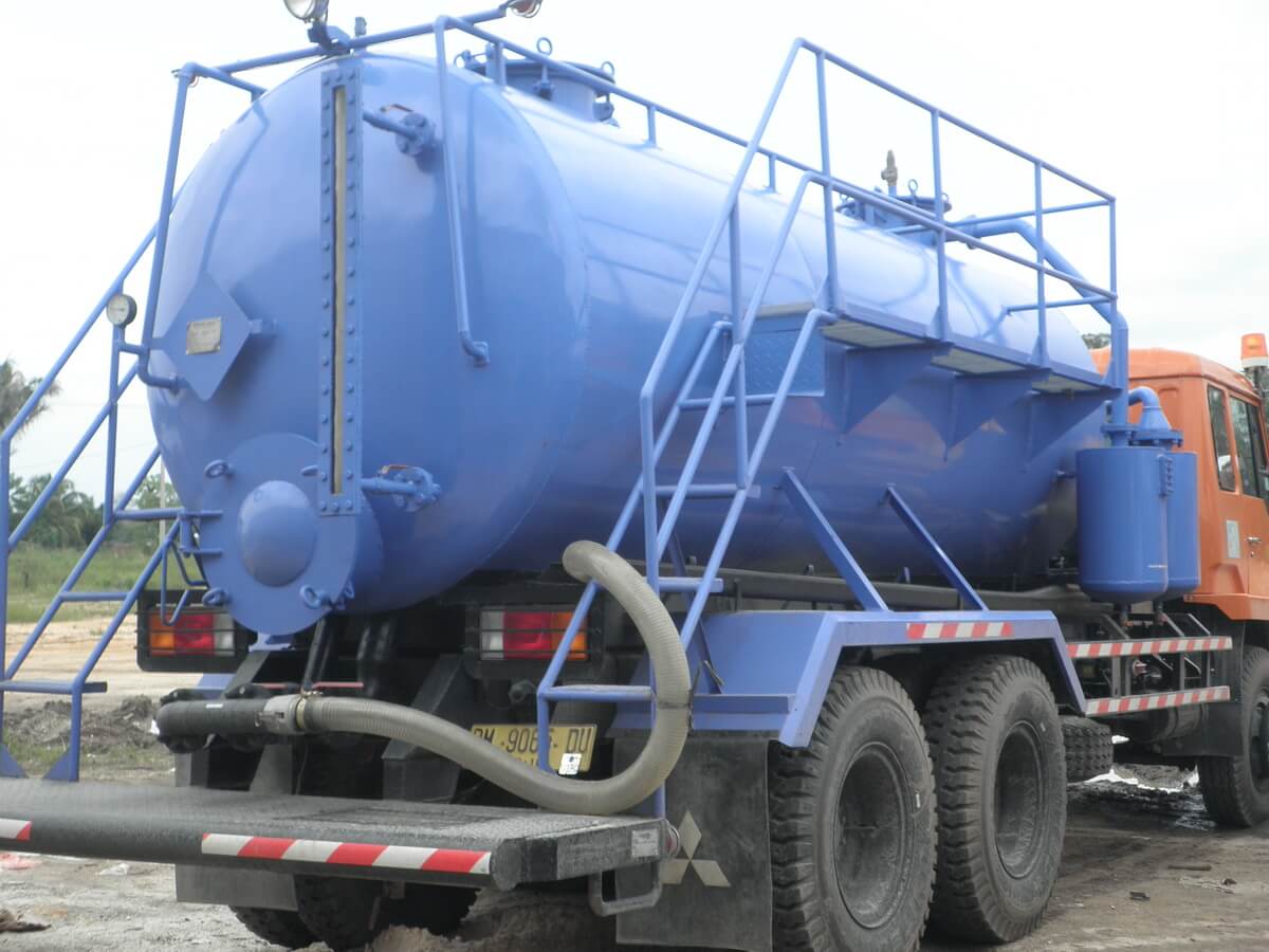 sewa vacuum truck Pekanbaru